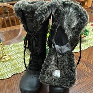 The North Face Black Fur-Lined Boots
